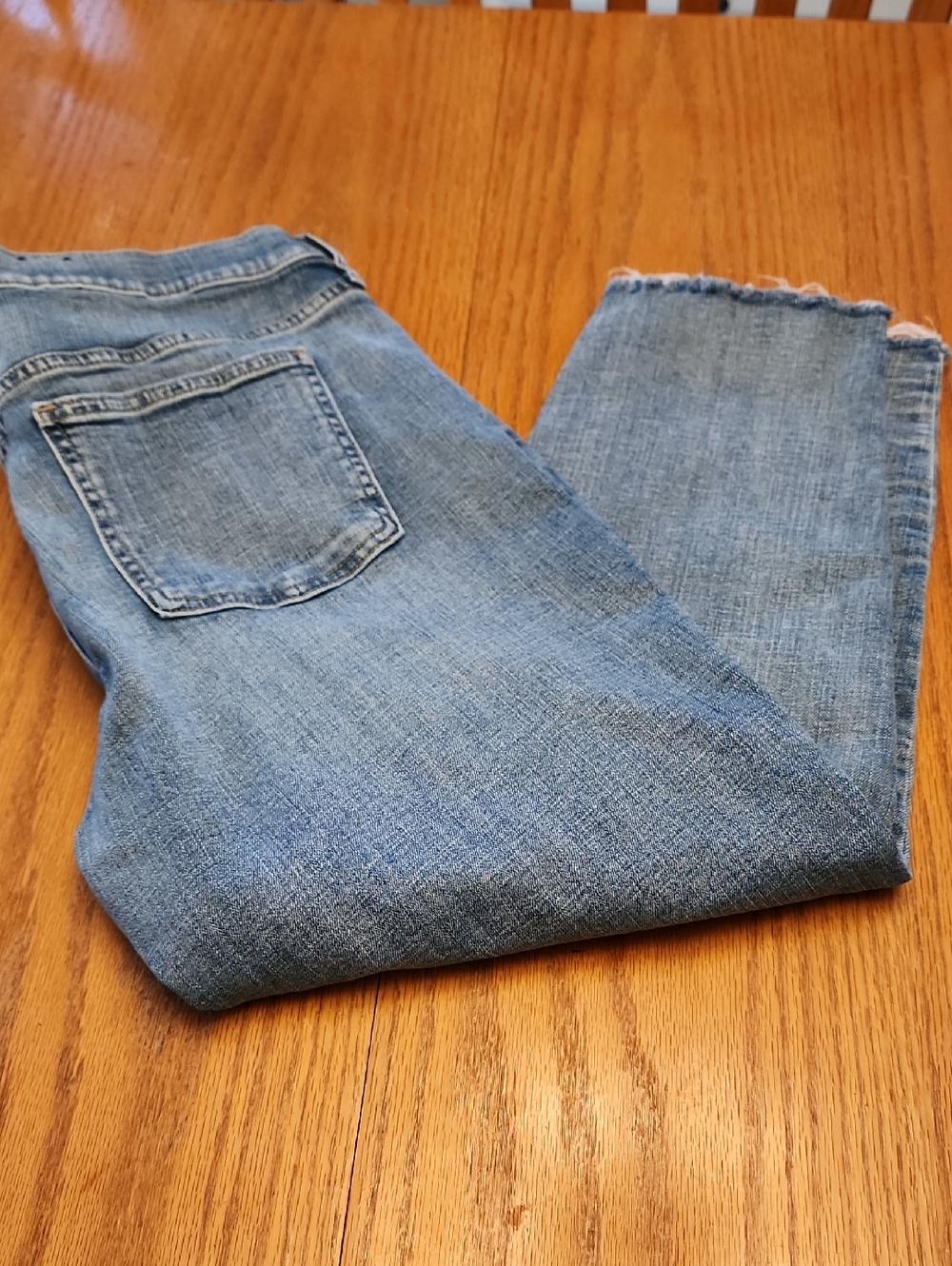 GAP Girlfriend Mid Rise Distressed Cropped Jeans - Picture 14 of 16
